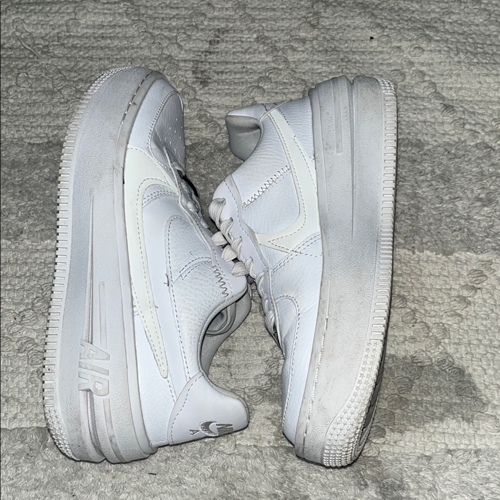 Air Force 1 white, worn a few times, great condition